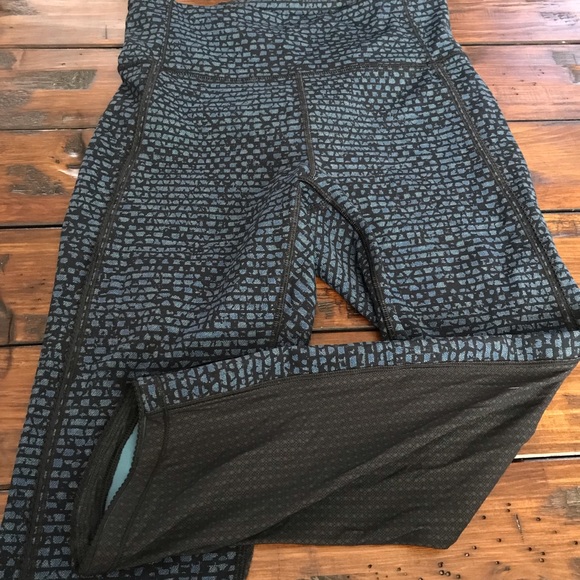 Lululemon Mesh Leggings - Picture 5 of 5